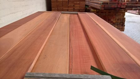 PARTIJ-TJE HARDHOUTEN SCHUTTINGPLANKEN