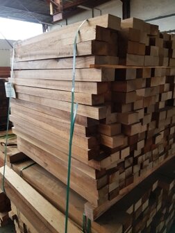 MEGA UITVERKOOP 3000 HARDHOUT-BALKEN 47x71x1000-1500