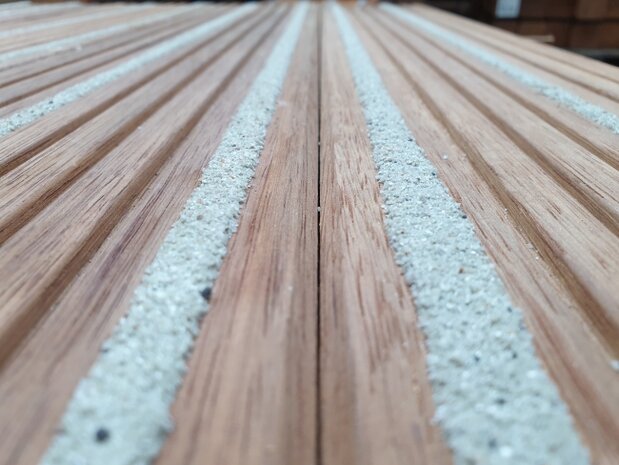 PARTIJTJE HARDHOUT VLONDER-STEIGER 29 stuks BASRALOCUS 28x145x760