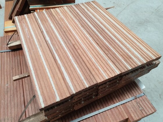 PARTIJTJE HARDHOUT VLONDER-STEIGER 29 stuks BASRALOCUS 28x145x760